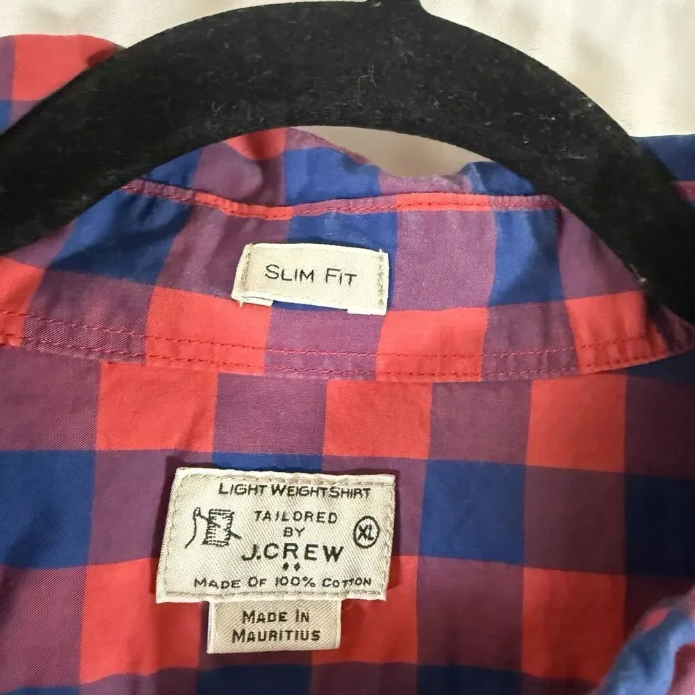 J Crew Slim Fit Button Up Shirt Men's XL Red Blue Plaid Lightweight Long Sleeve